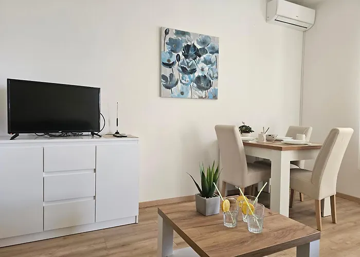 Ema Sun *